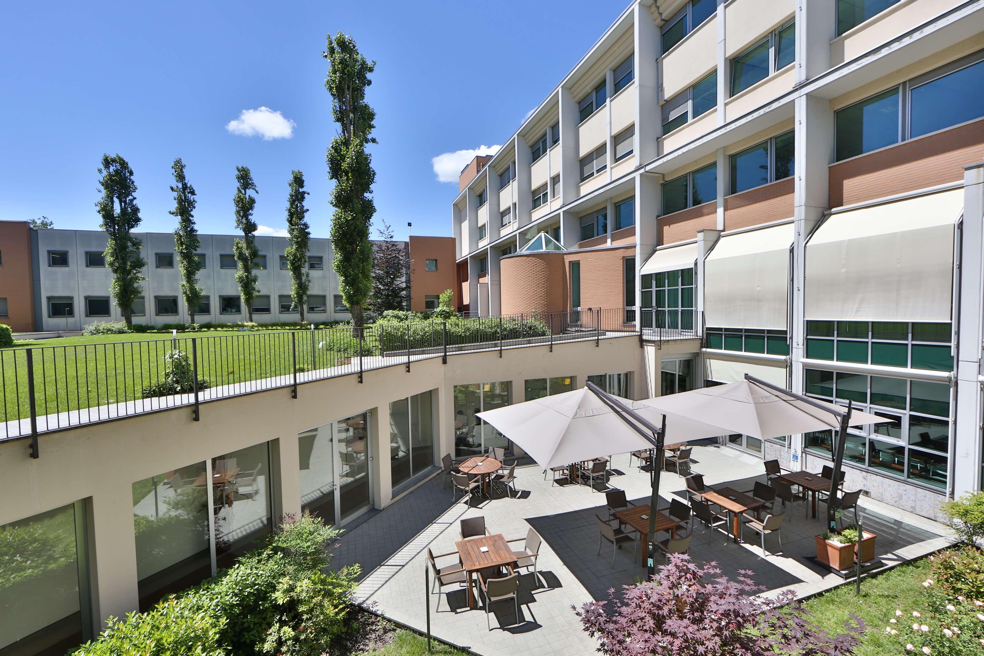 Best Western Plus Hotel Le Favaglie Cornaredo Exterior foto