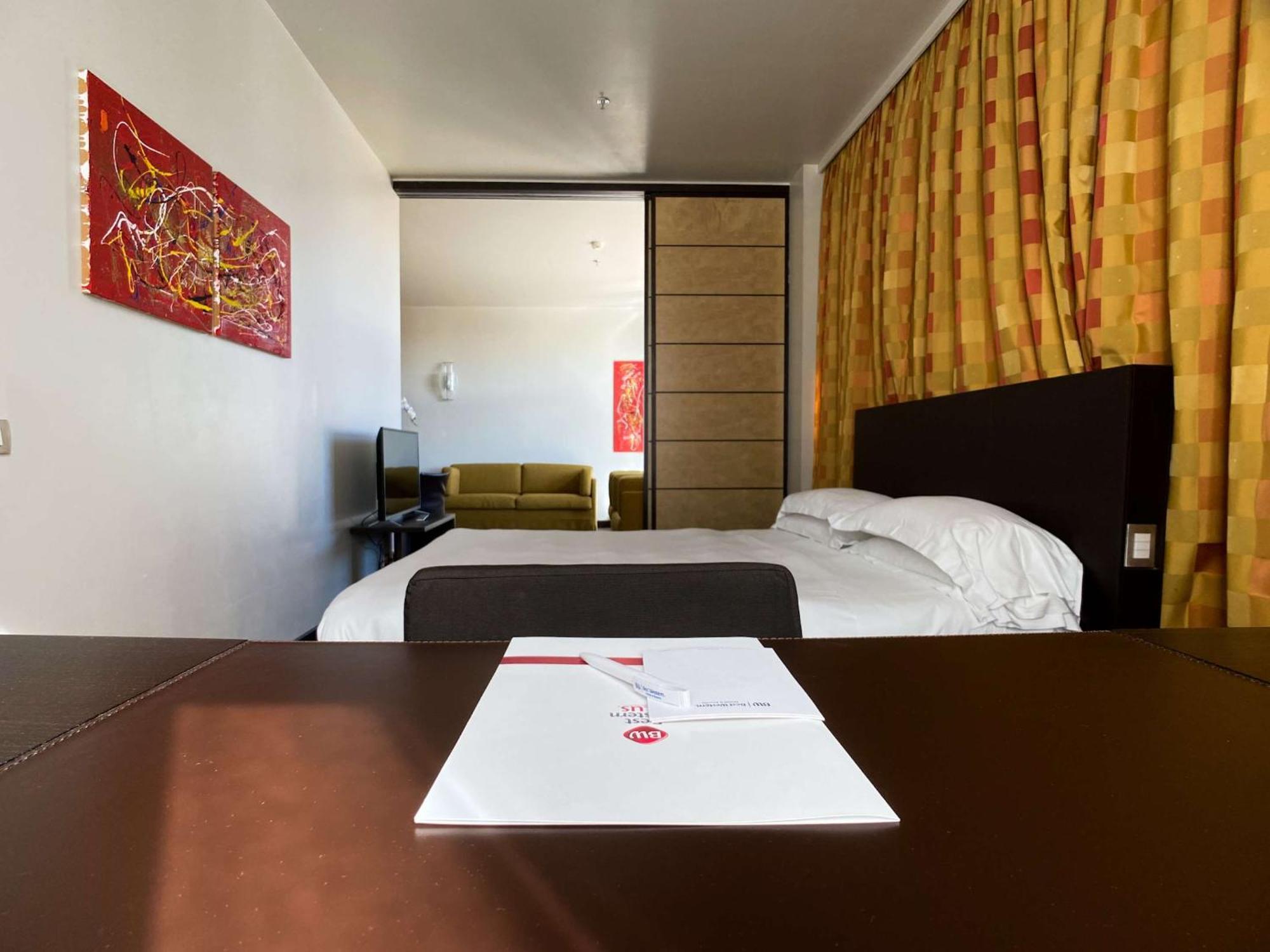Best Western Plus Hotel Le Favaglie Cornaredo Exterior foto